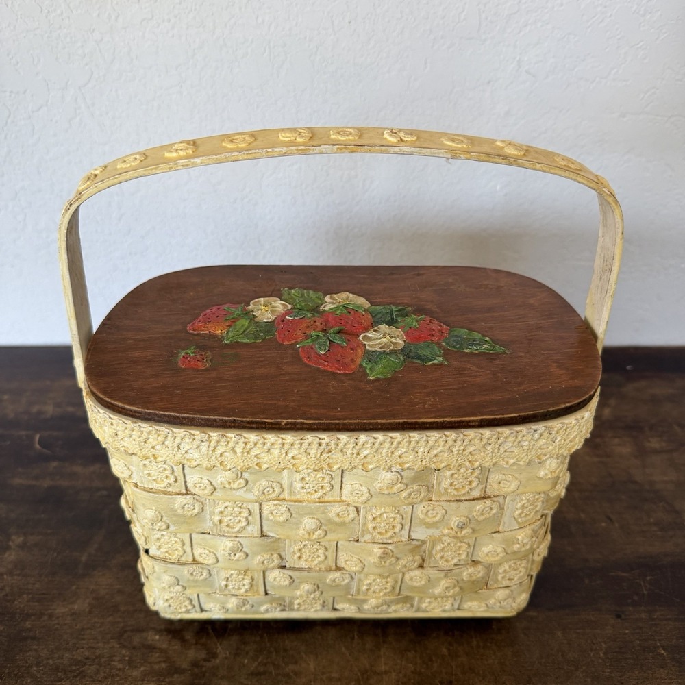 Vintage 1970s Caro-Nan Woven Wood Basket Purse – Raised Strawberry Motif